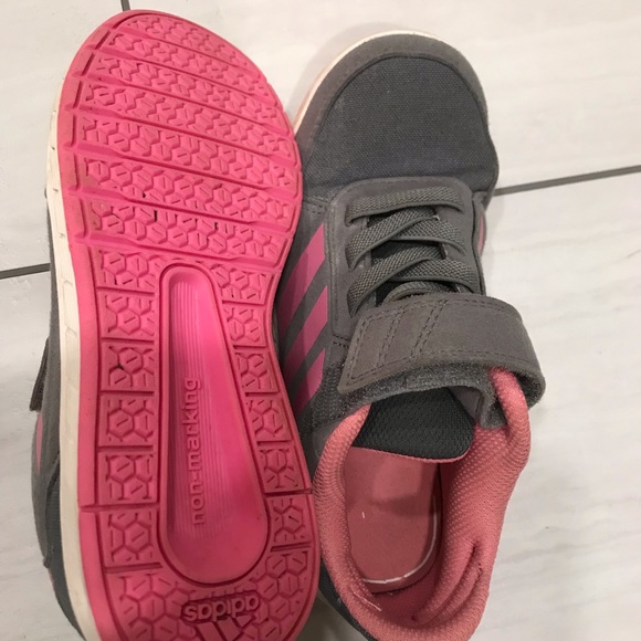 Adidas girl shoes - Picture 2 of 5